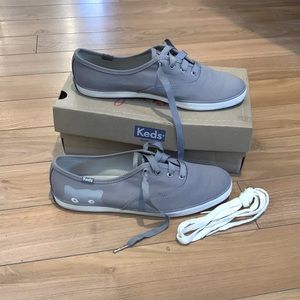 Taylor Swift x Keds 1989 Tour Limited Edition Sneaky Cat Shoes Size 8